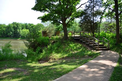 Steps to viewing platform on Kankakee River Trail