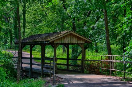 Covered bridge on Kankakee River Trail