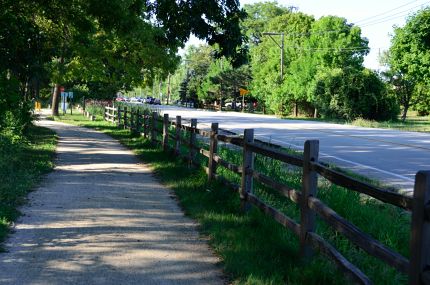 Des Plaines River Trail next to Bender Road